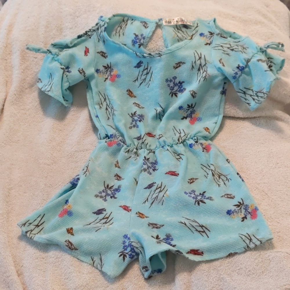 Girl's romper